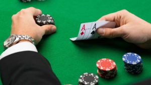 ¿Cómo aprender a jugar al poker rápido y fácil?