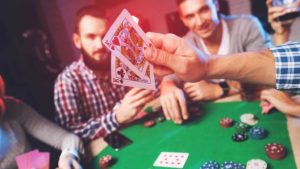 ¿Qué significa fold en poker?
